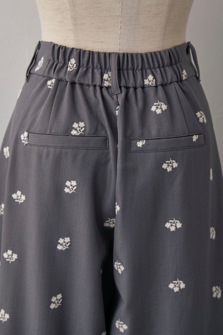 [予約]フラワー刺繍ツイルストレートパンツ