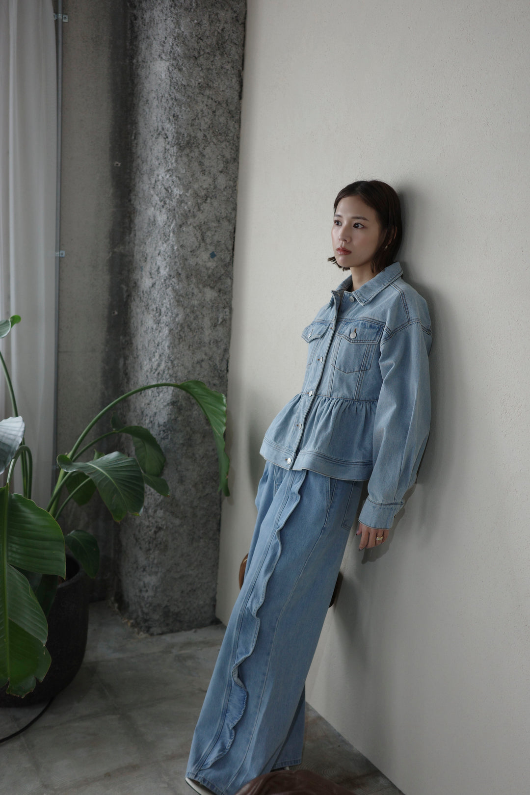 [予約/SET]ペプラムデニムジャケット+フリルウェーブデニムパンツ(2set)