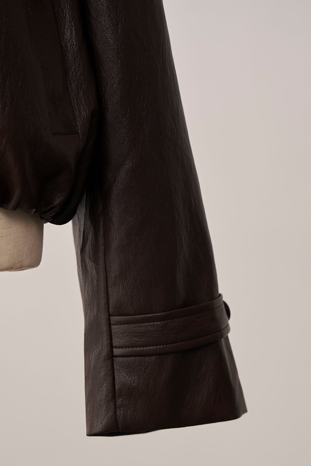 [予約]レザーライククロップドジャケット