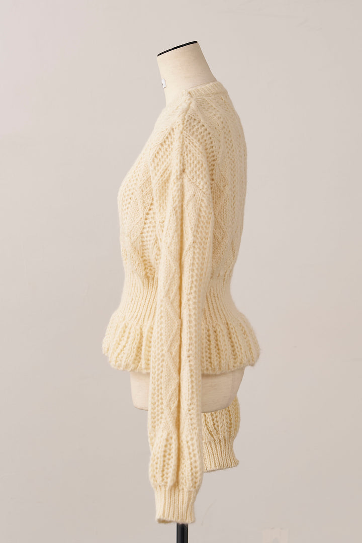 [予約]ケーブル編ミニペプラムニット