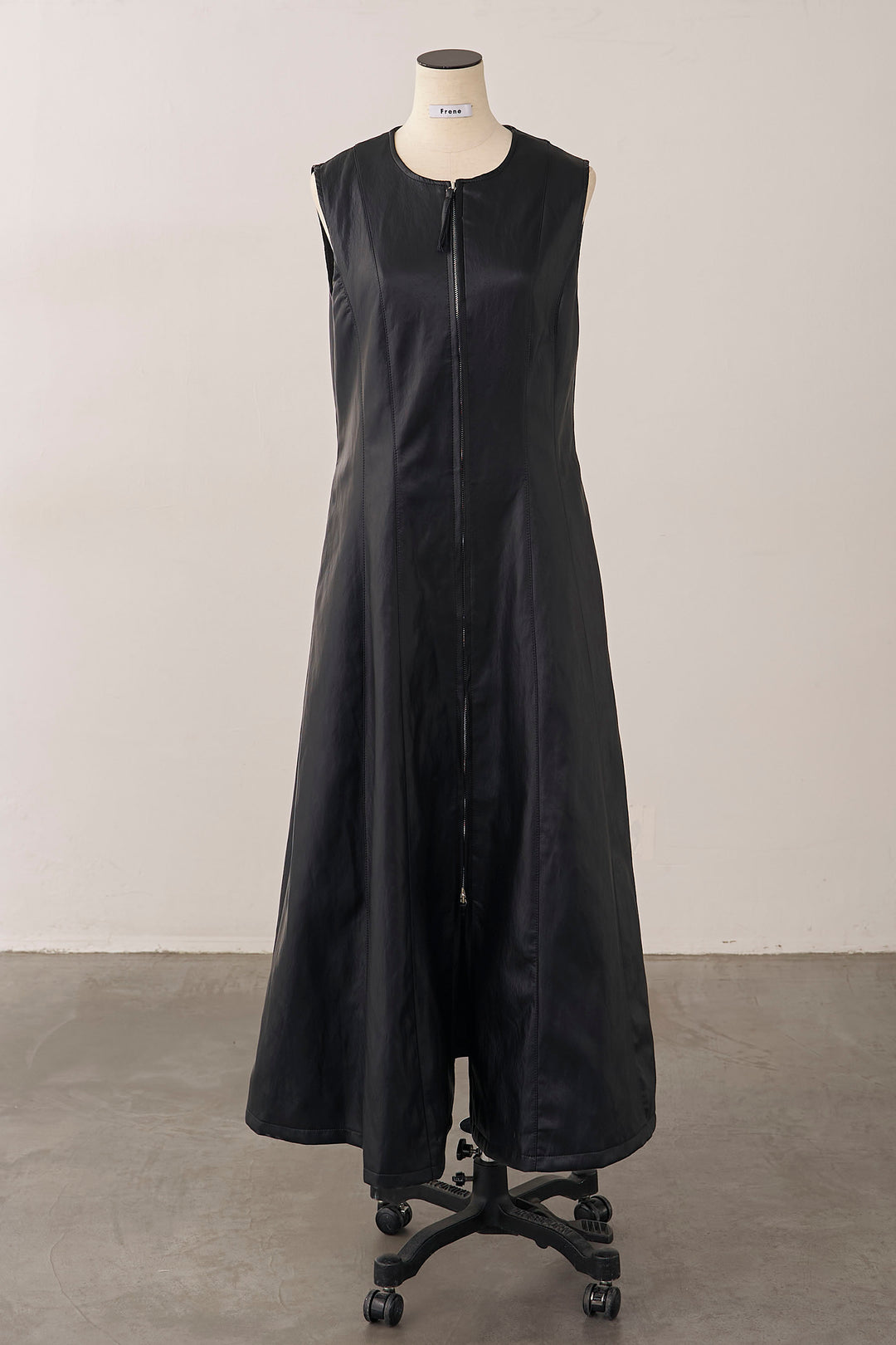 [予約]フロントZIPレザーライクジャンスカ