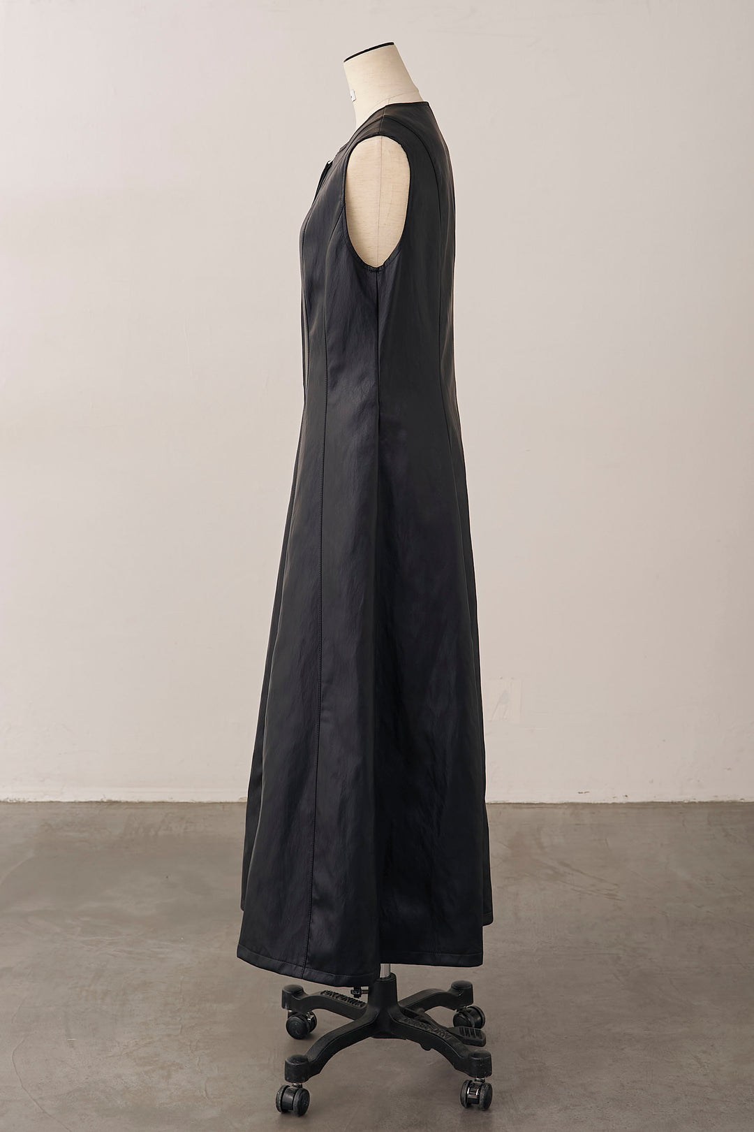 [予約]フロントZIPレザーライクジャンスカ