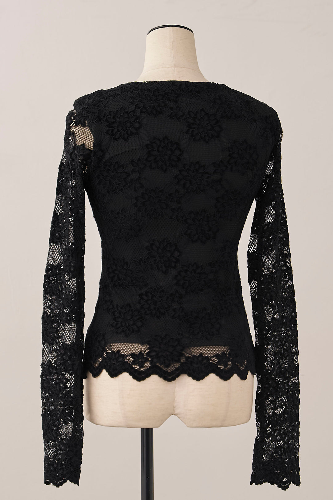 [予約]クラシカルレースVネックトップス