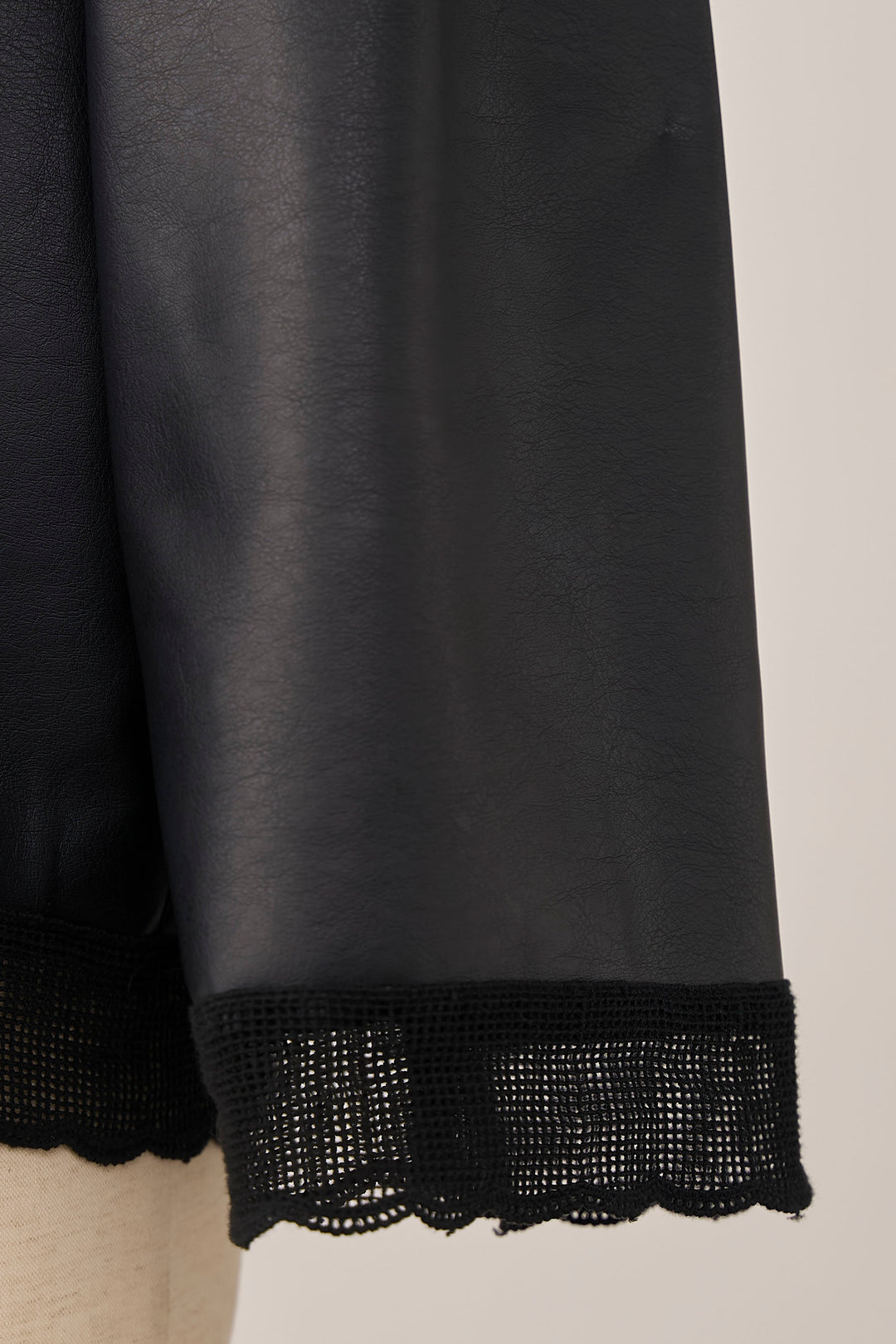 [予約]フェイクレザーパフスリーブジャケット