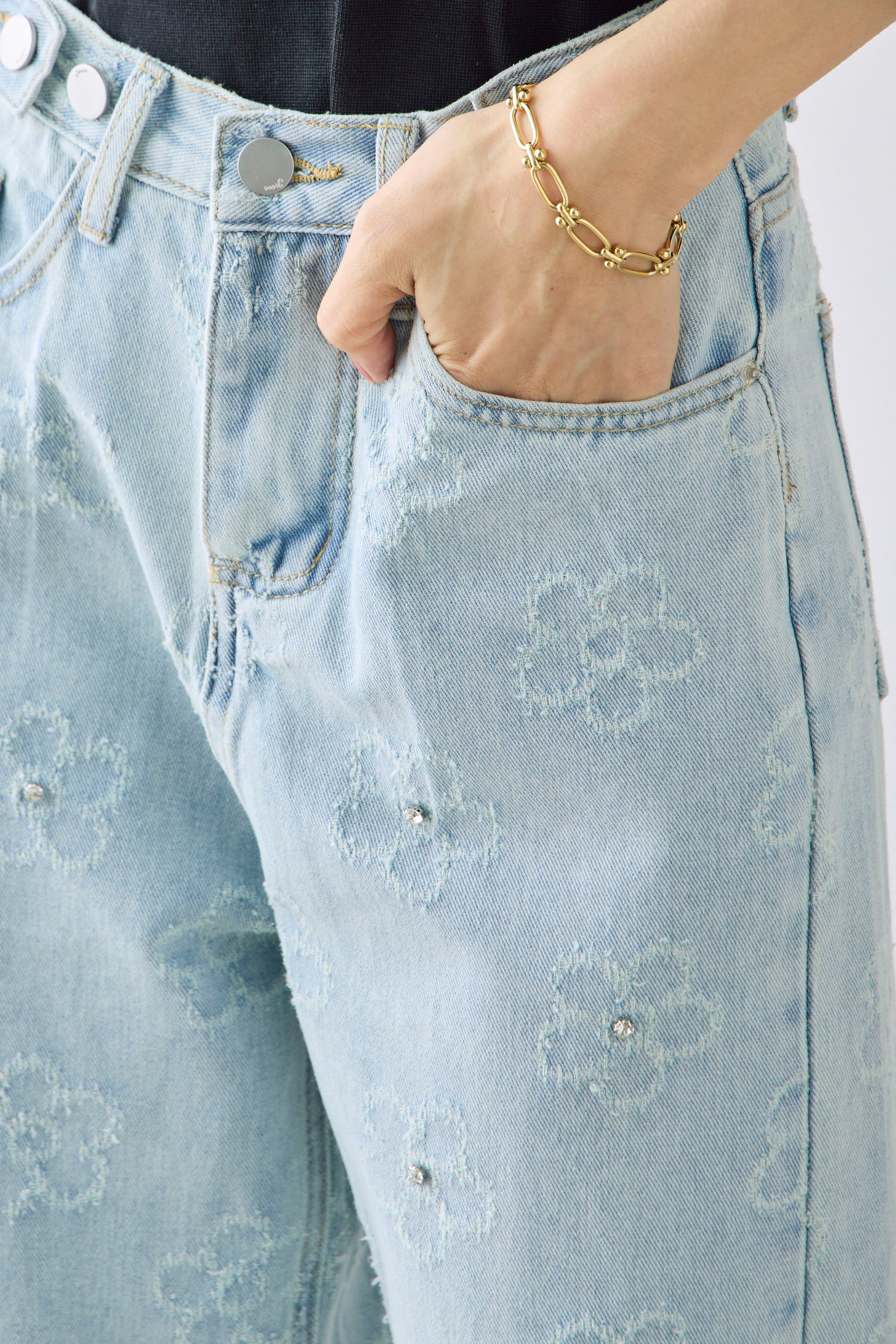 即納]フラワージャガード×ストーン付きデニムパンツ – Frene