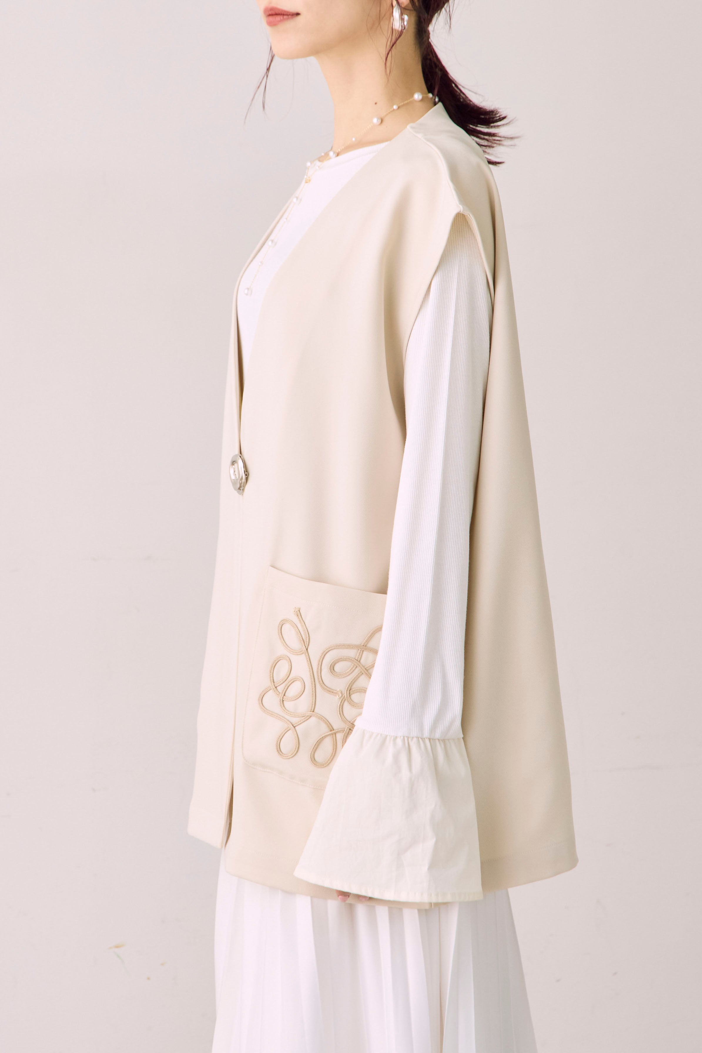 予約]コード刺繍デザインジレ – Frene