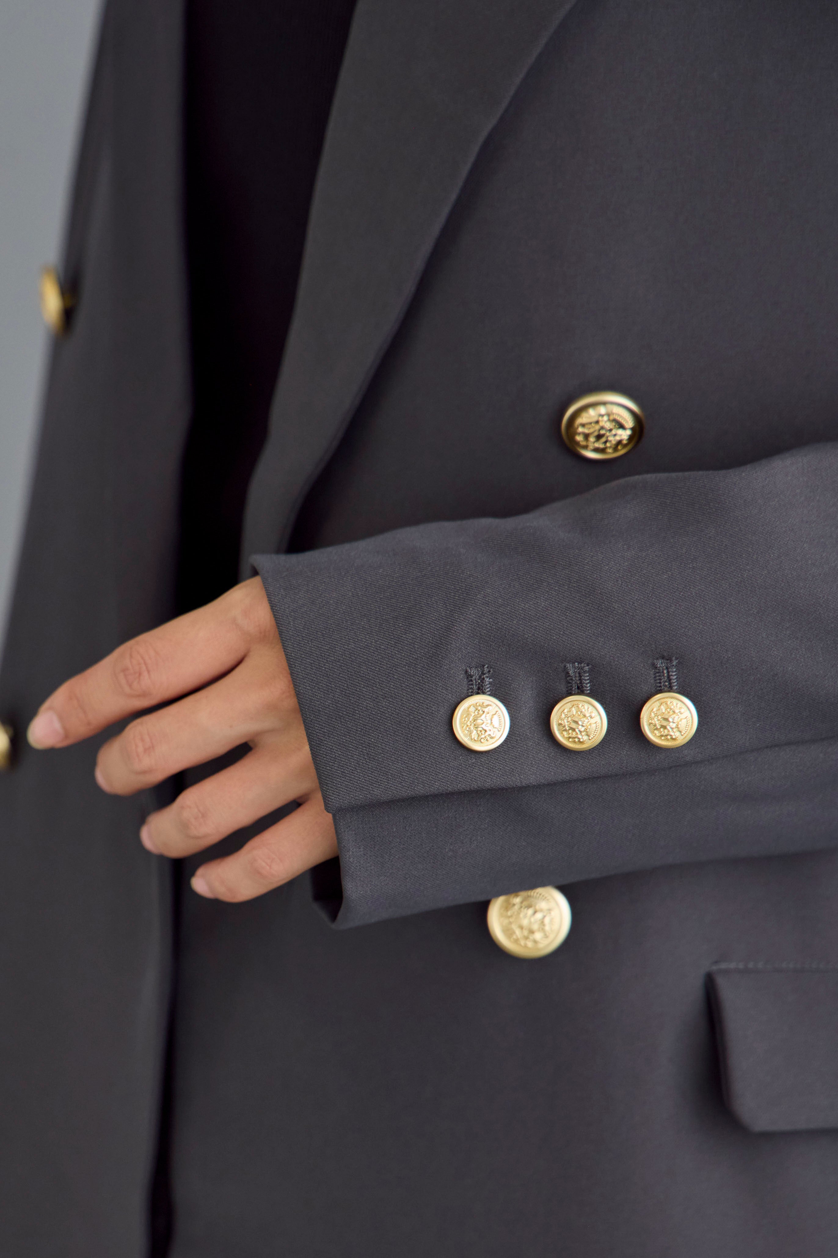 予約]ゴールドダブルボタンテーラージャケット – Frene