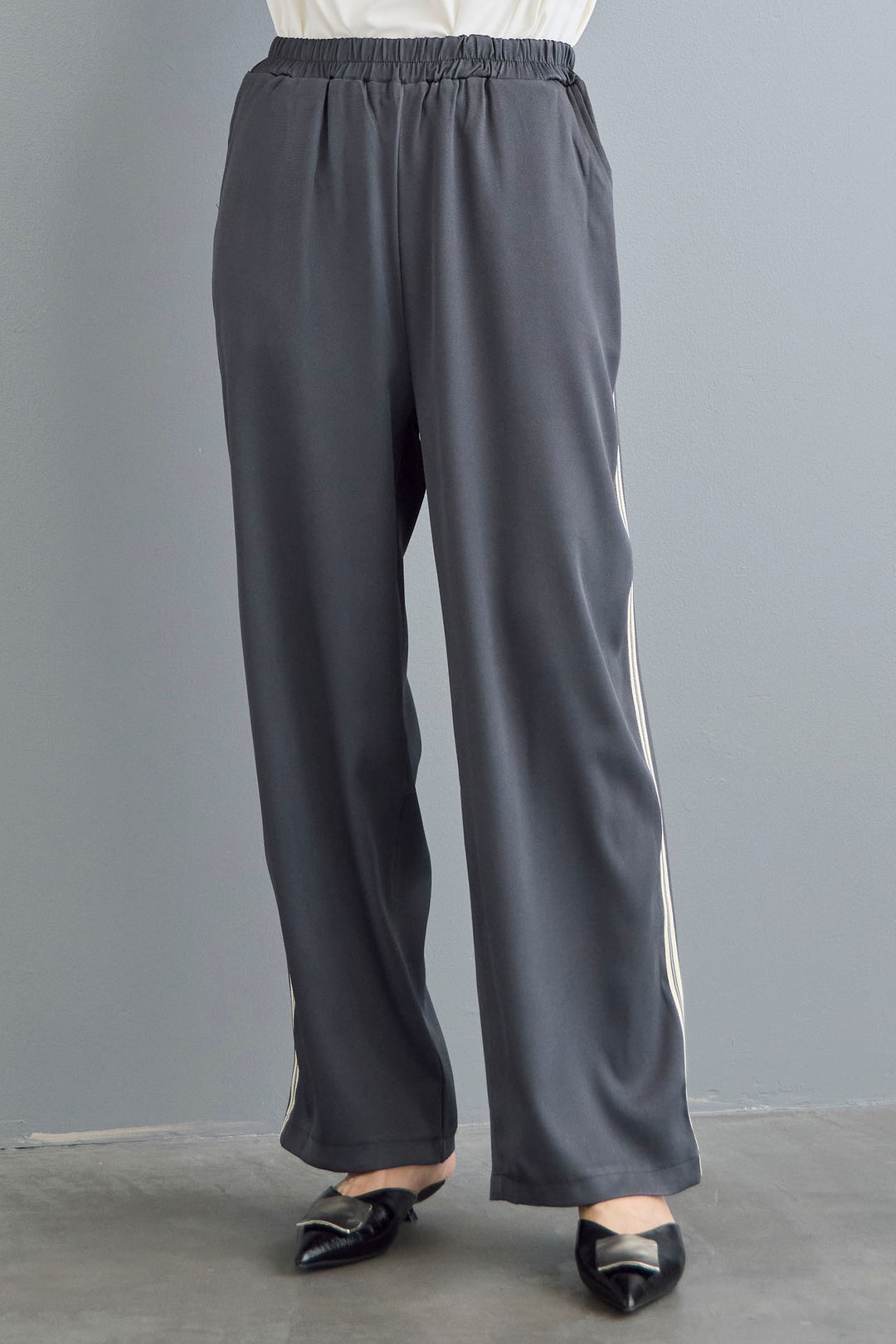 [予約]サイドラインテープストレートパンツ
