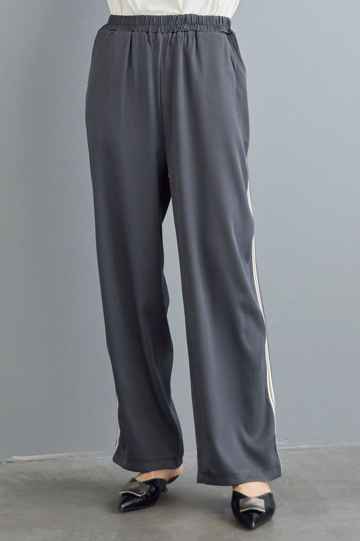 [予約]サイドラインテープストレートパンツ