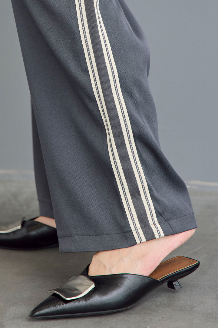 [予約]サイドラインテープストレートパンツ
