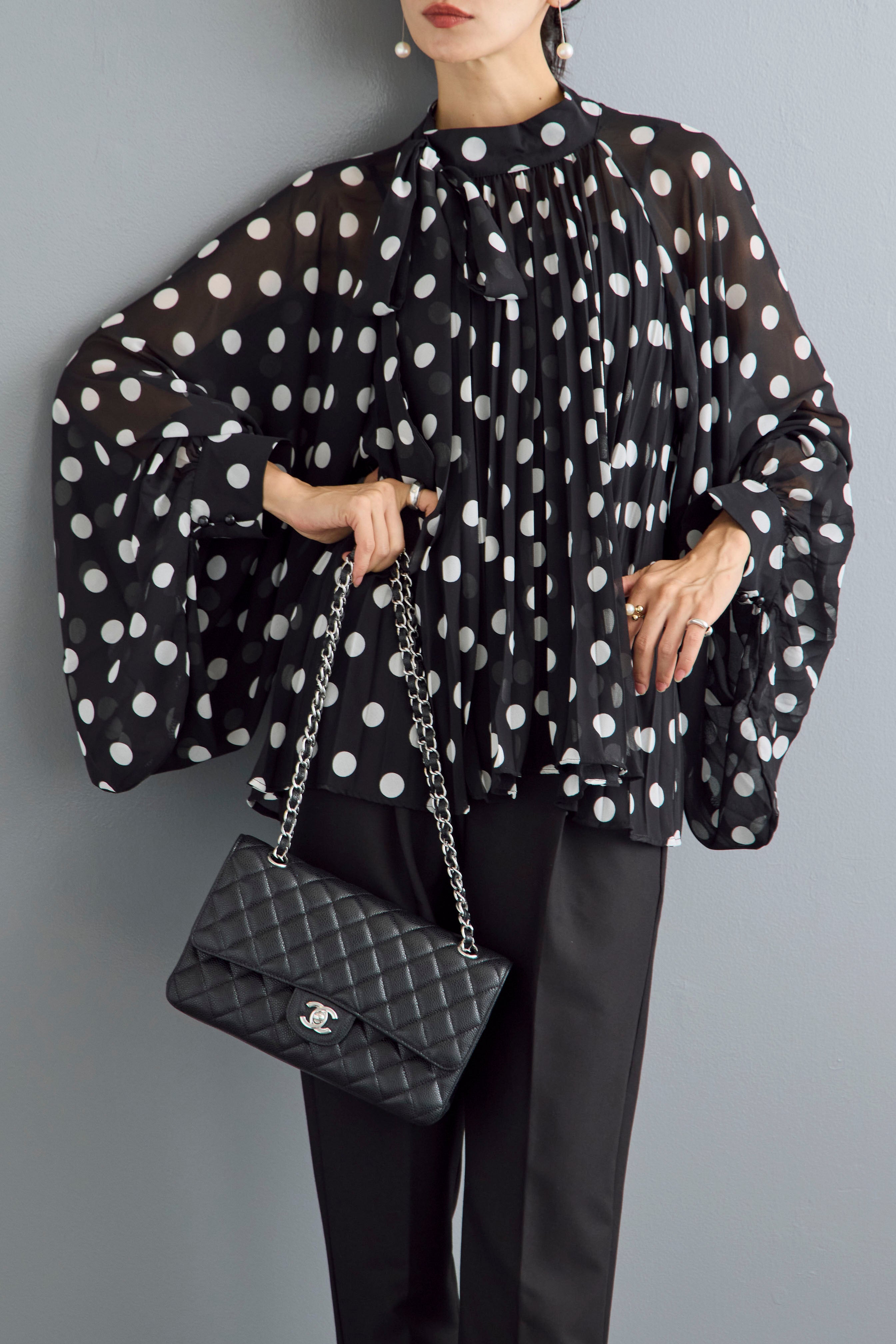Frene フレーネ　パール付ロングベスト＋フリルブラウス【正規品・2点セット】 パール付きフレアスリーブフロントフリルブラウス
